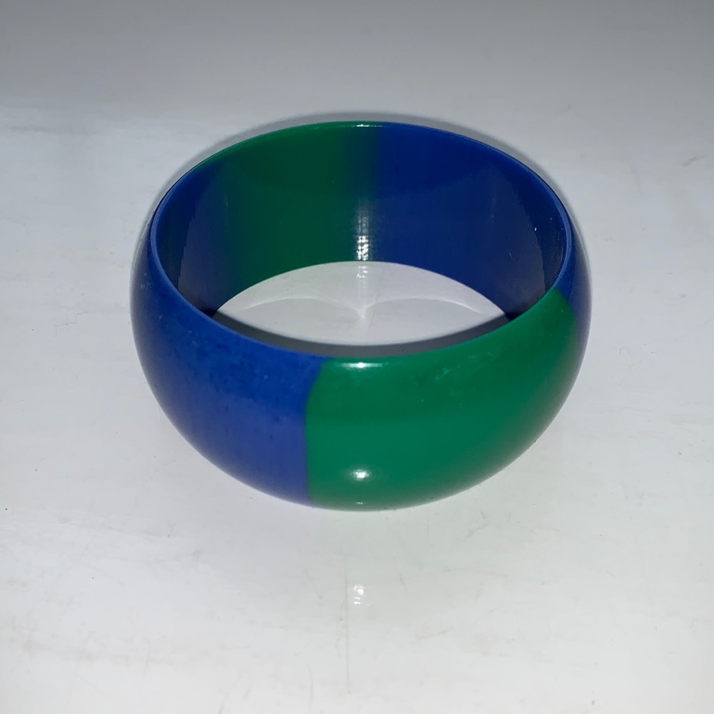 Acrylic 2 tone bangle bracelet